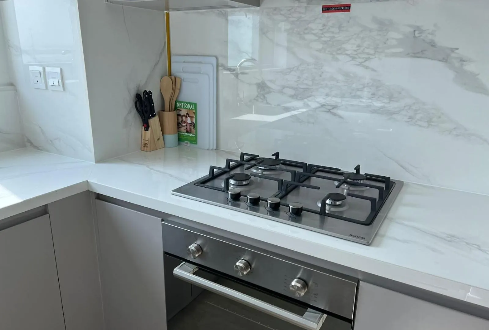 One Bedroom Apartment Close To Airport & Dubai Mall