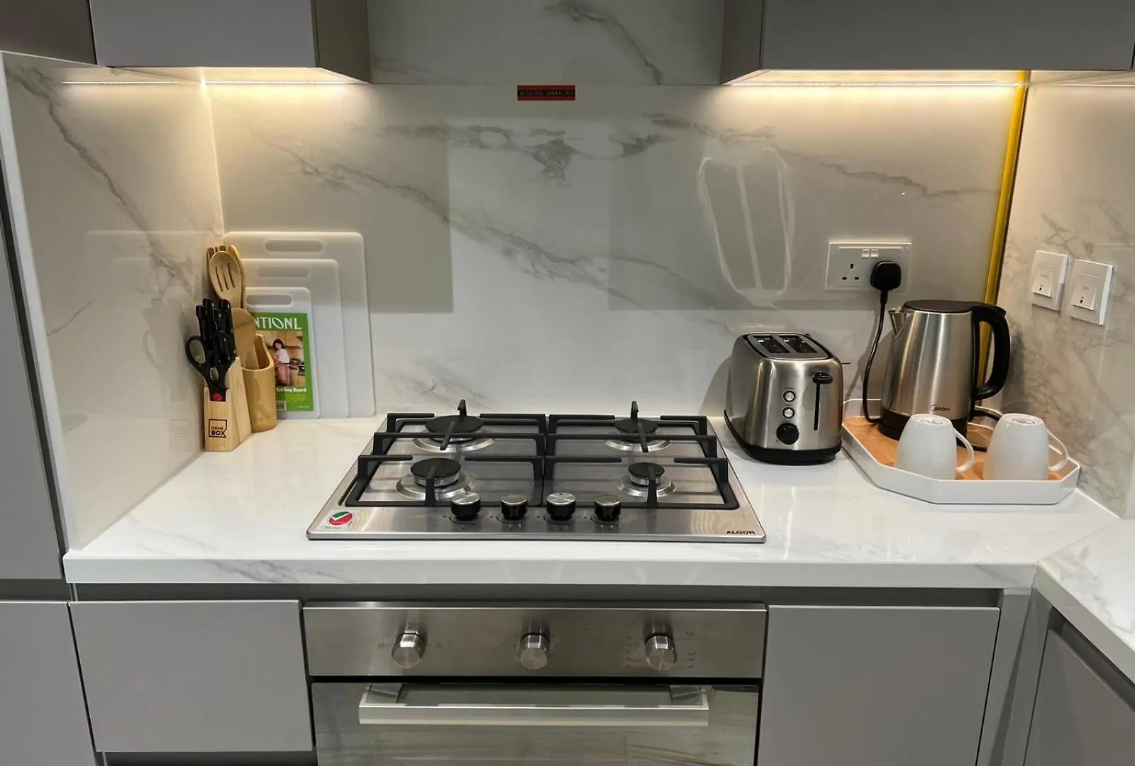 One Bedroom Apartment Close To Airport & Dubai Mall